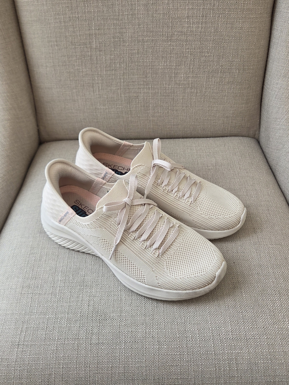 Skechers Women's Slip-On Knit Sneakers Size 8.5 Hands Free Ivory Ultra Flex 3.0